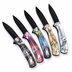 Buntes Klappmesser mit kleinen Falten